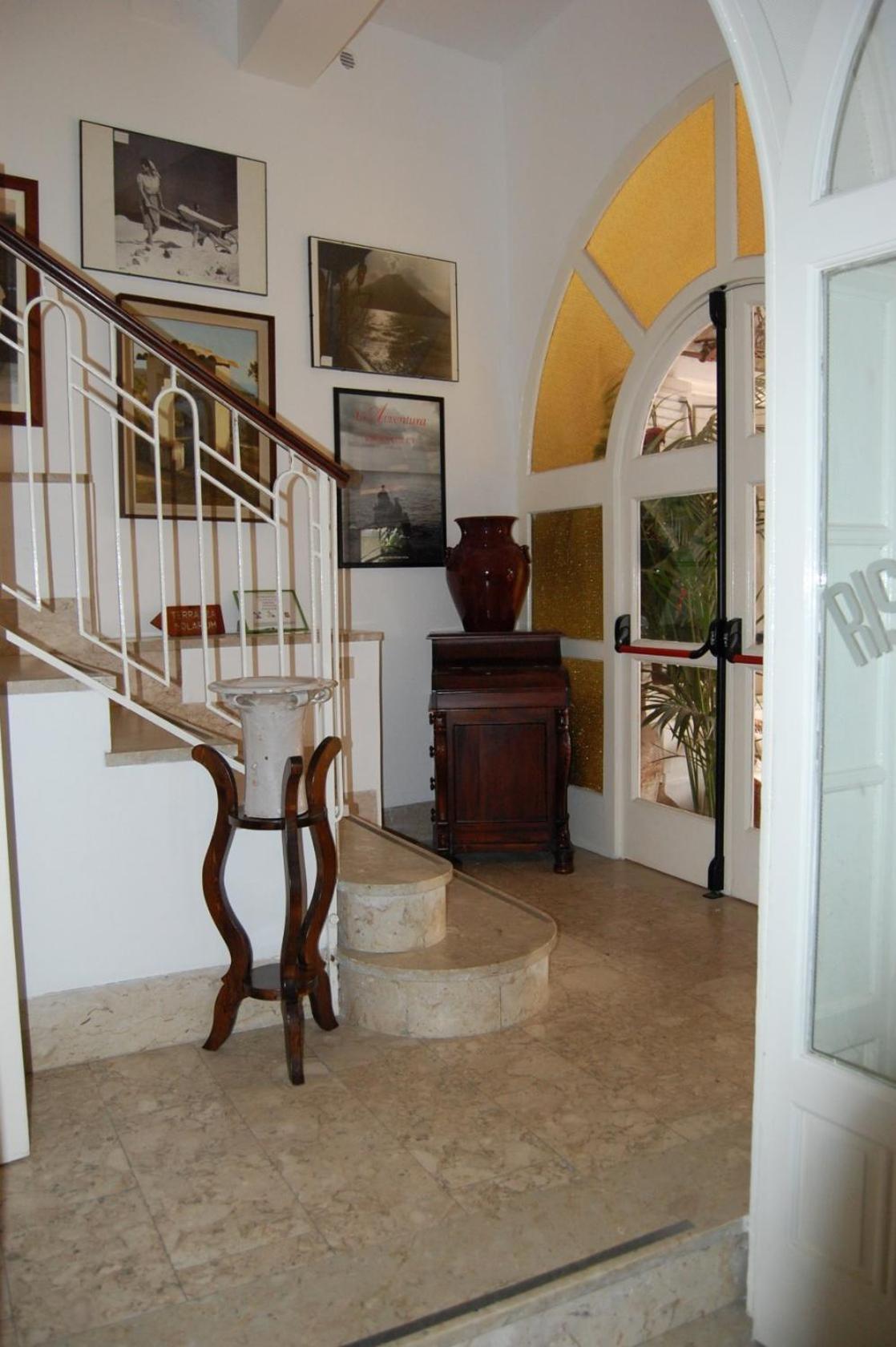 Hotel Villa Augustus Lipari  Zewnętrze zdjęcie