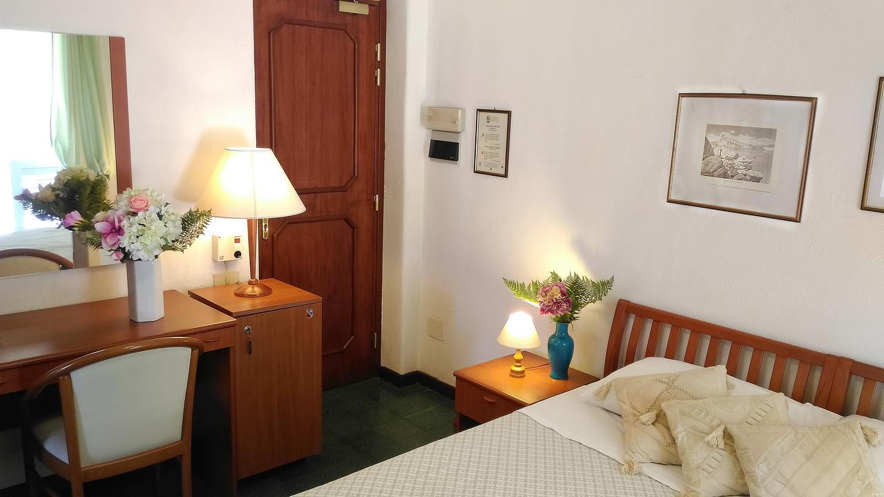 Hotel Villa Augustus Lipari  Zewnętrze zdjęcie